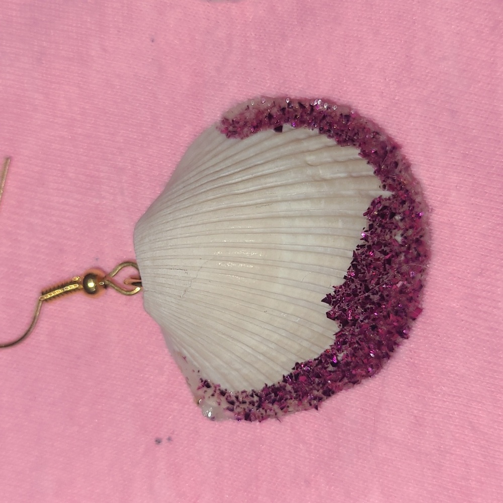 Shell earrings - Picture 3 of 4